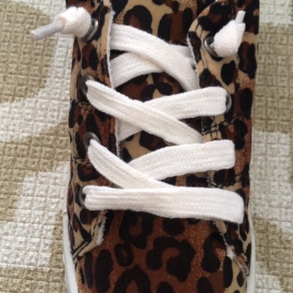 🛍 Leopard Sneakers - Picture 2 of 6